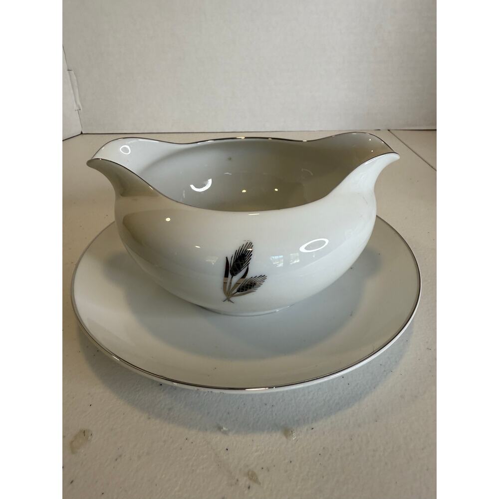 Vintage Round Gravy Boat/Attached Underplate Silver Wheat Fukagawa Arita 928 MCM